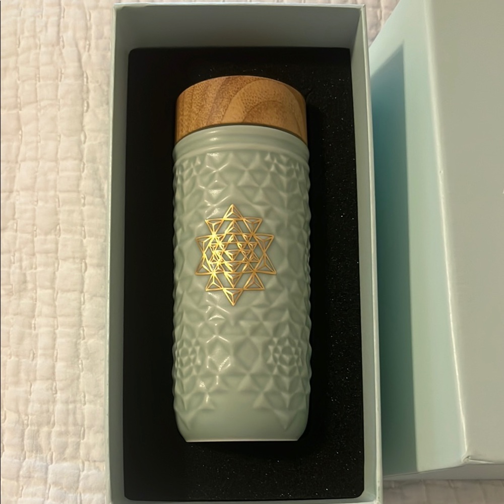 Acera Liven Yadra Mint with Handpainted Gold